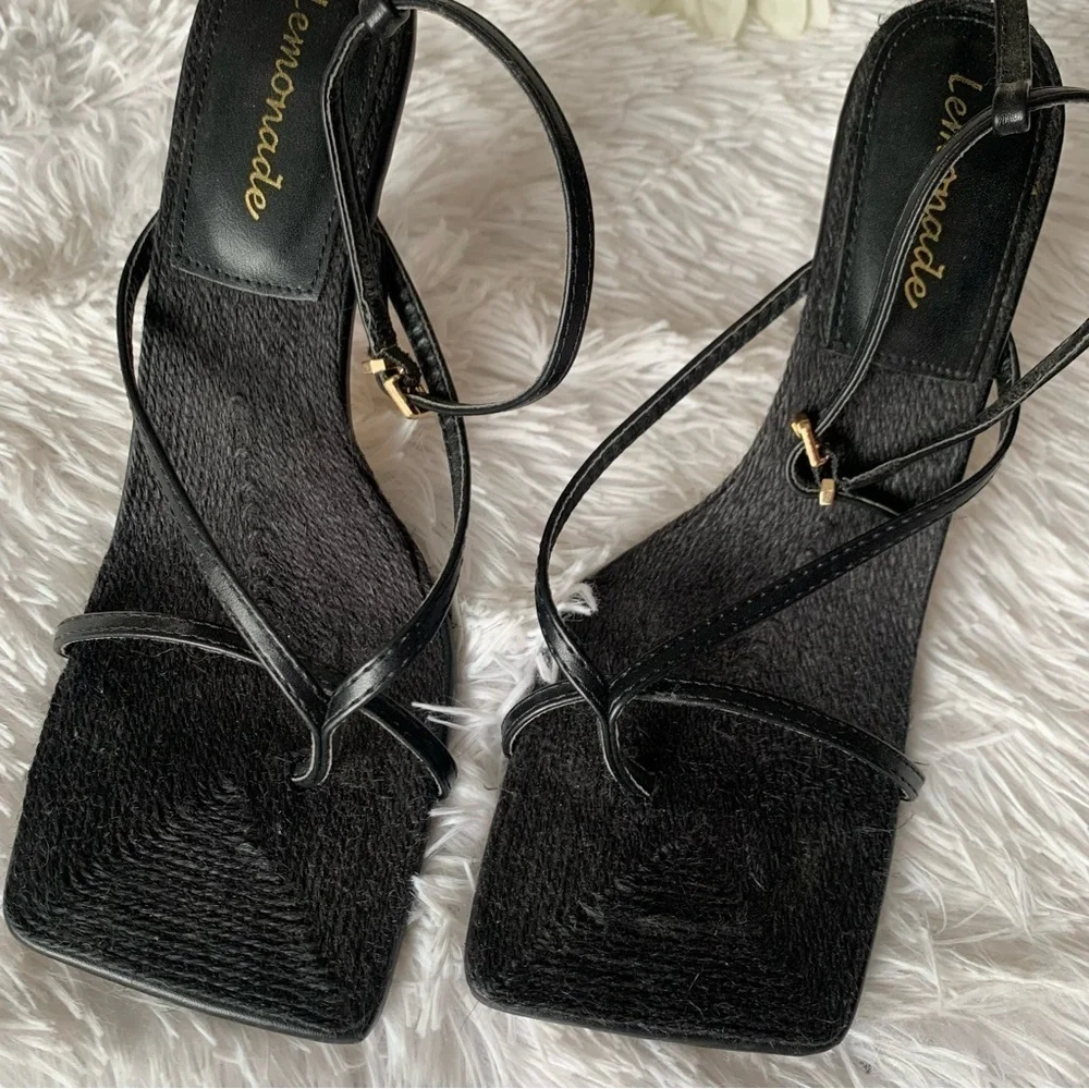 BLACK STRAPPY HEELS SHOES